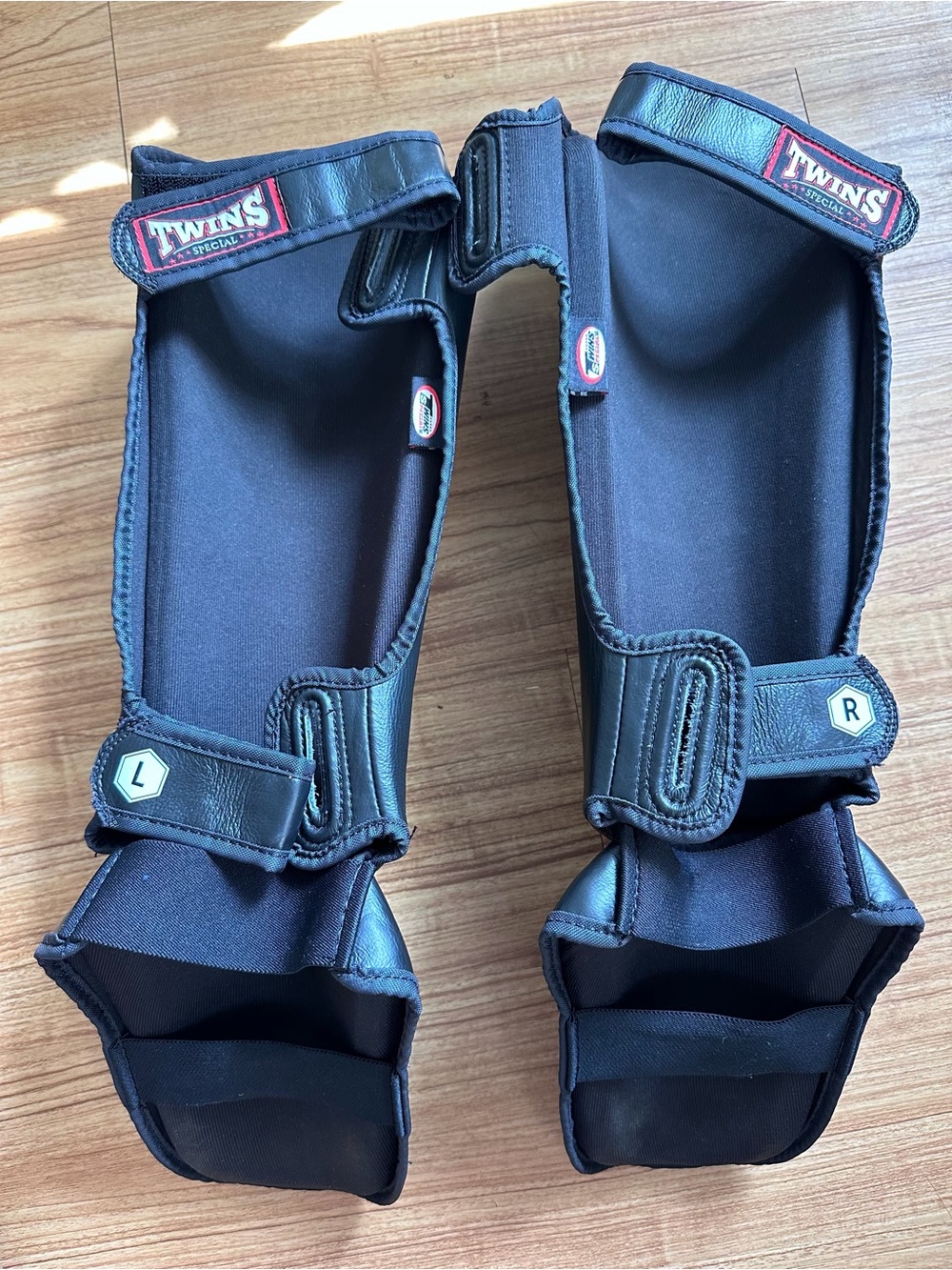 Twins-SGL10 Black Double Padded Leather Shin